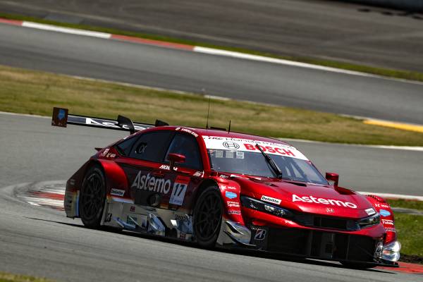 Astemo CIVIC TYPE R-GTが初ポールポジション