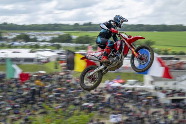 マディのフランスGP予選でガイザーが2位。総合ランキング首位に並ぶ