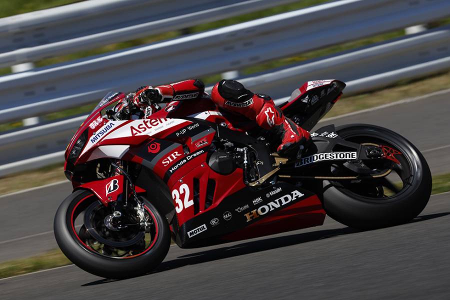 野左根が4番手、伊藤が5番手から決勝に挑む