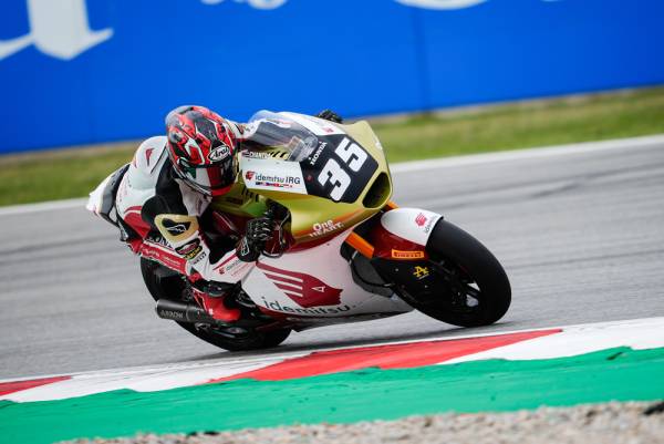 Challenging Saturday for Moto2 riders in Barcelona