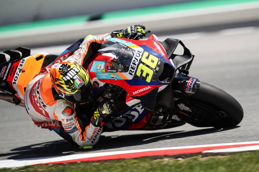 Mir Takes Points after Marini Battle in Barcelona