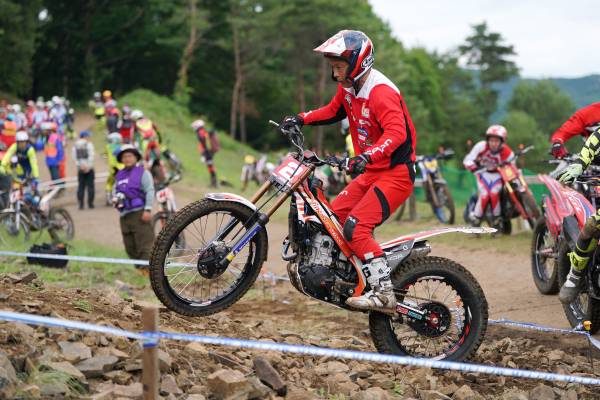 本多が2位表彰台を獲得