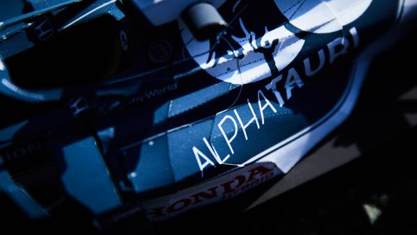 Build the Scuderia AlphaTauri AT02 At Home - Papercrafts Are Back!