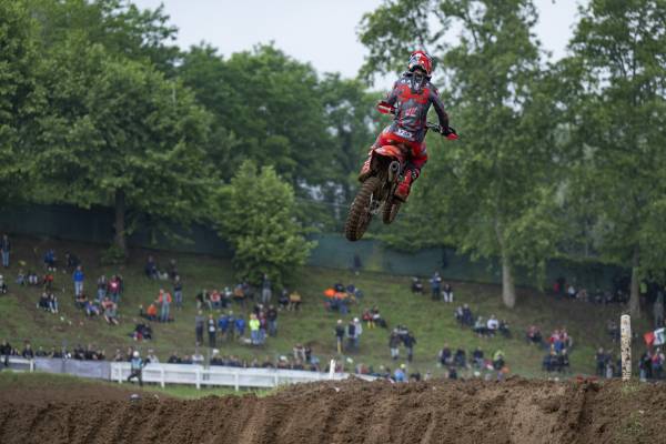Gajser dominates Italian qualification to extend championship lead