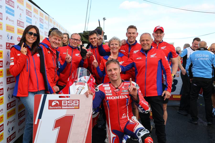 Bridewell and Kennedy win at a challenging Knockhill