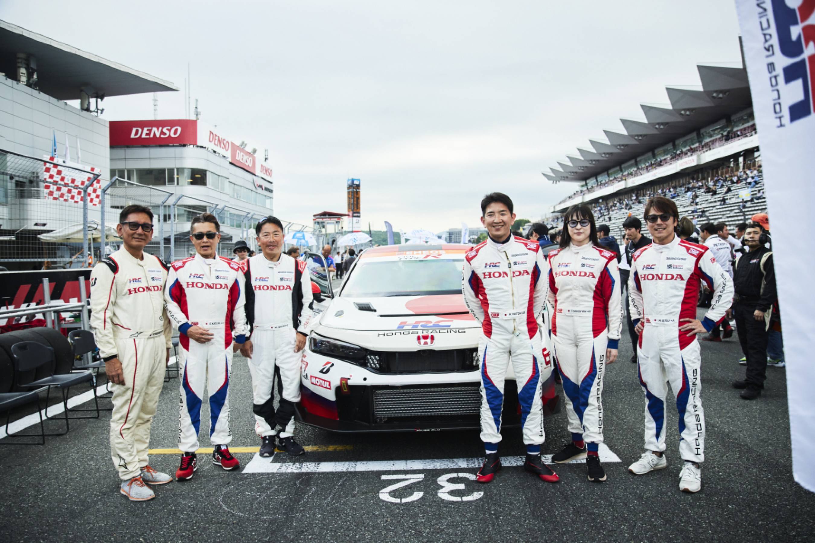 富士24時間を戦ったTeam HRCのドライバー（左から橋本、桂、石井、武藤、辻本、大津）