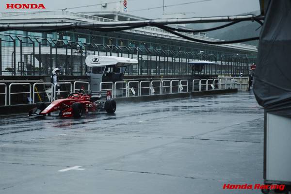 ウエットコンディションの中で佐藤蓮は9位フィニッシュ