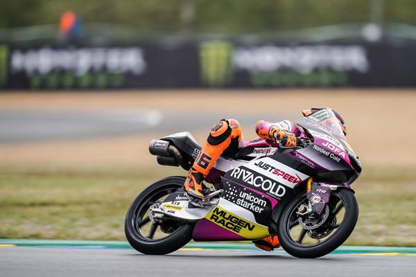 Migno On Pole, Kunii Fractures Collarbone