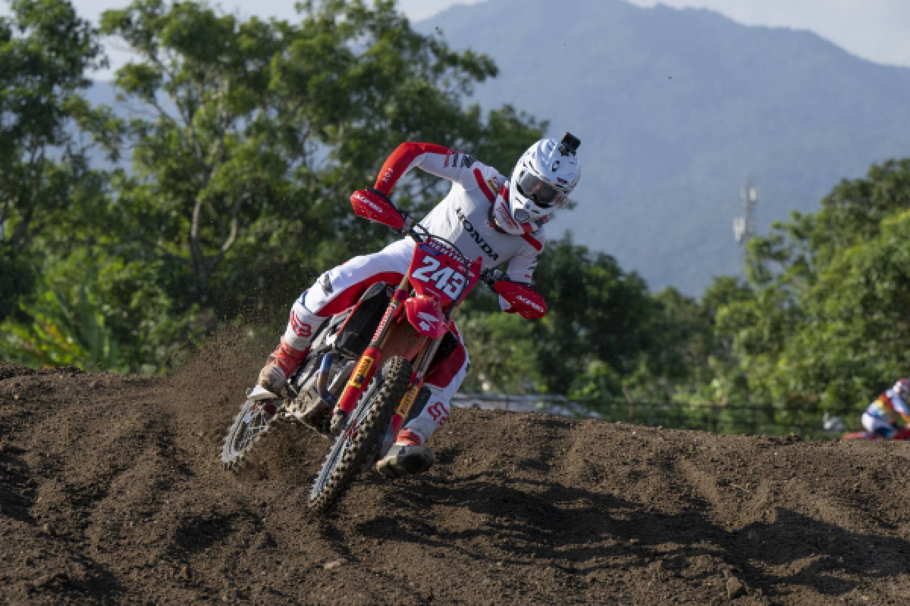 インドネシア連戦に臨むガイザーが予選レースを3位で通過