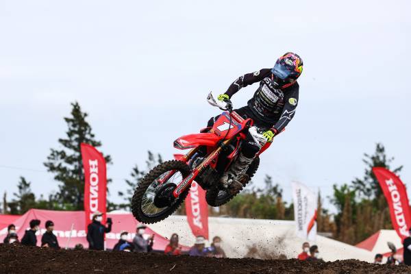 山本鯨がヒート1は独走、ヒート2は接戦を制して完全優勝