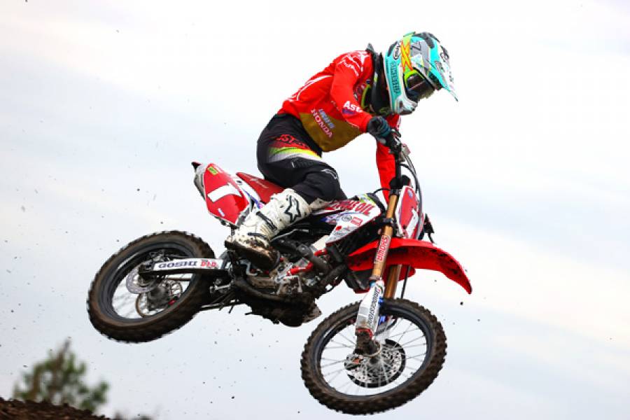 川井麻央が両ヒート制覇、小野彩葉が両ヒート3位で表彰台に